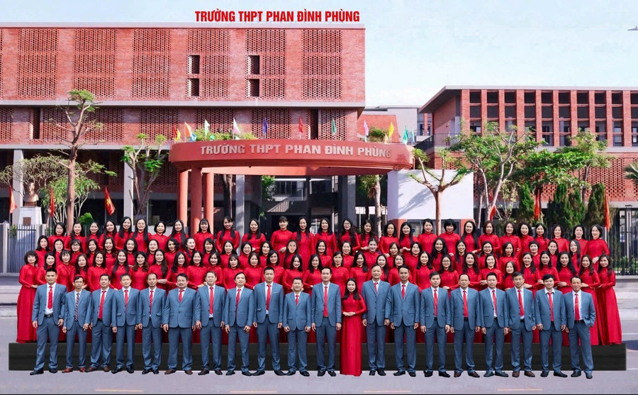 thpt-phan-dinh-phung-ha-tinh-ky-niem-80-nam-anh1.jpg