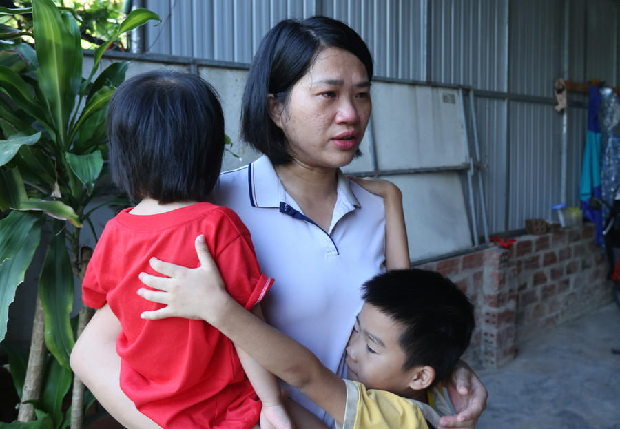 Căng thẳng, suy nhược thần kinh, thiếu ngủ… khiến người phụ nữ rắn rỏi nhiều khi không đứng vững. 9.jpg