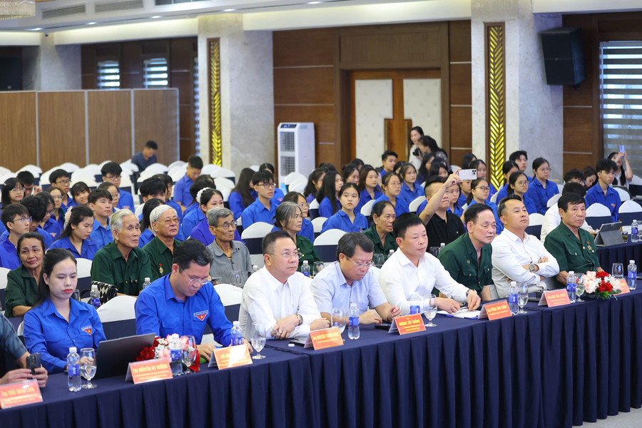 Các đại biểu tham dự tọa đàm. 638bccb443e5cabb93f4.jpg