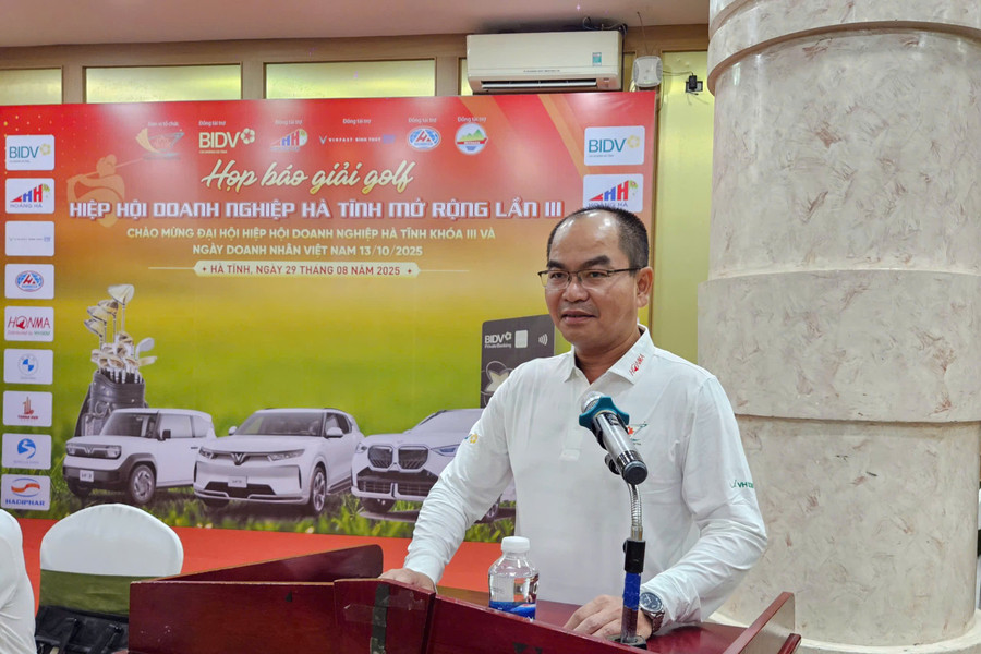 Ông Nguyễn Đình Thịnh - Giám đốc Ngân hàng TMCP BIDV Hà Tĩnh phát biểu tại cuộc họp báo. 16.jpg