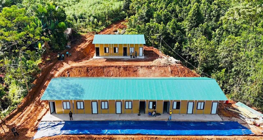 Khu nhà tạm dành cho các hộ dân Làng Lủ được Vingroup hỗ trợ, hoàn thành sau 7 ngày thi công. anh-8-khu-nha-tam-danh-cho-cac-ho-dan-lang-lu-duoc-vingroup-ho-tro-hoan-thanh-sau-7-ngay-thi-cong.jpg