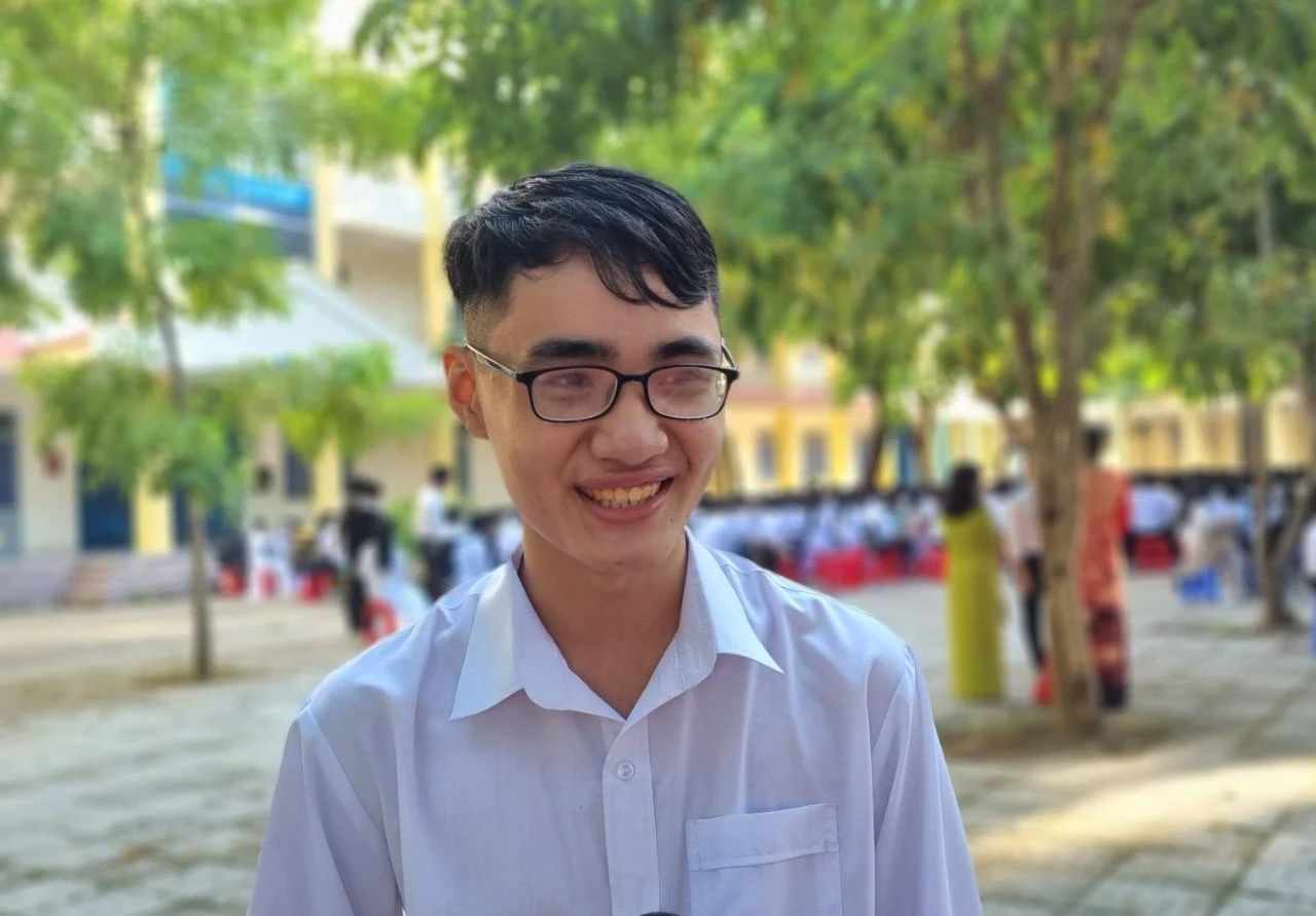 Em Nguyễn Thanh Trung thủ khoa đầu vào lớp 10 của trường THPT Trần Quốc Tuấn.