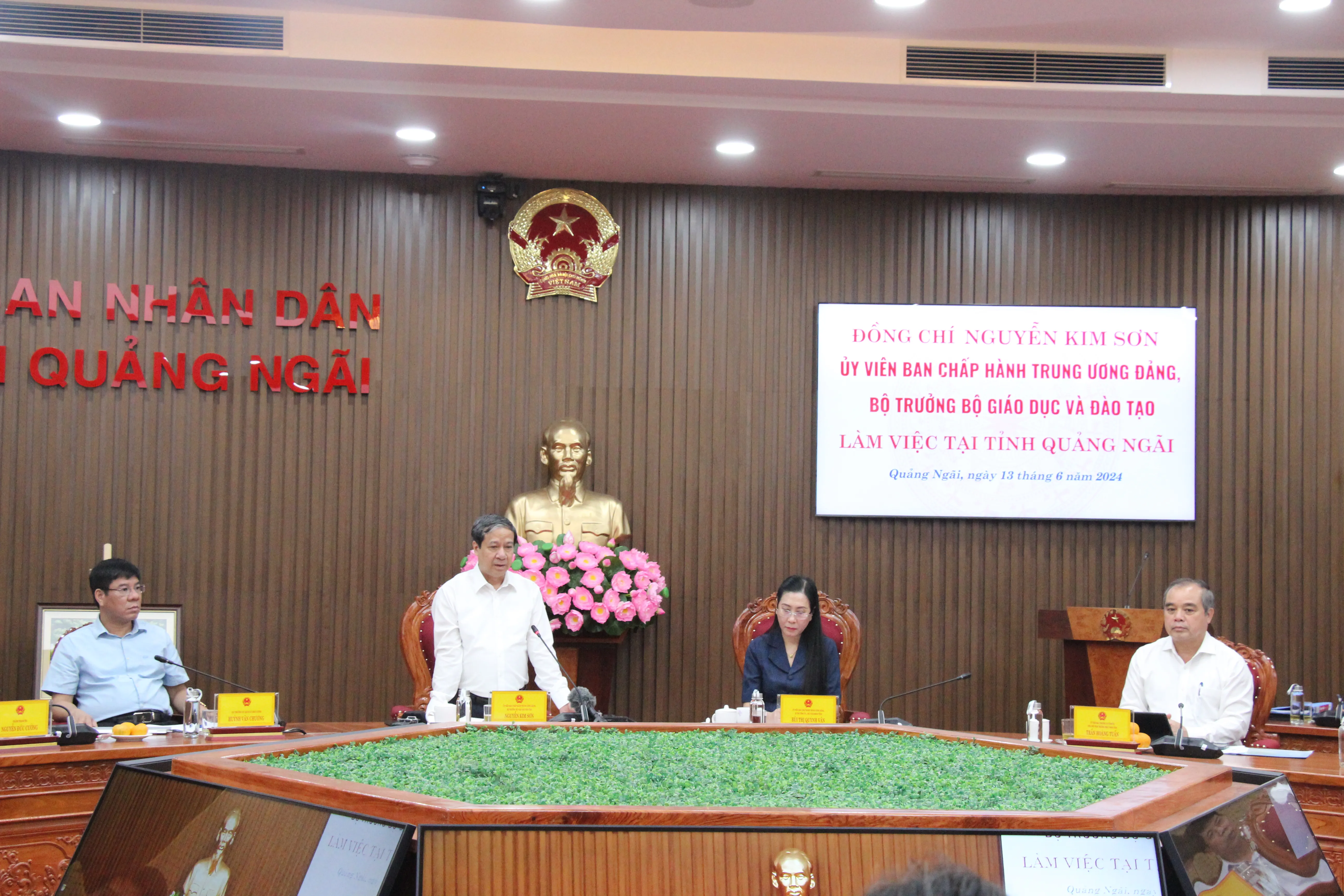 Bộ trưởng Nguyễn Kim Sơn phát biểu tại buổi làm việc tại Quảng Ngãi.