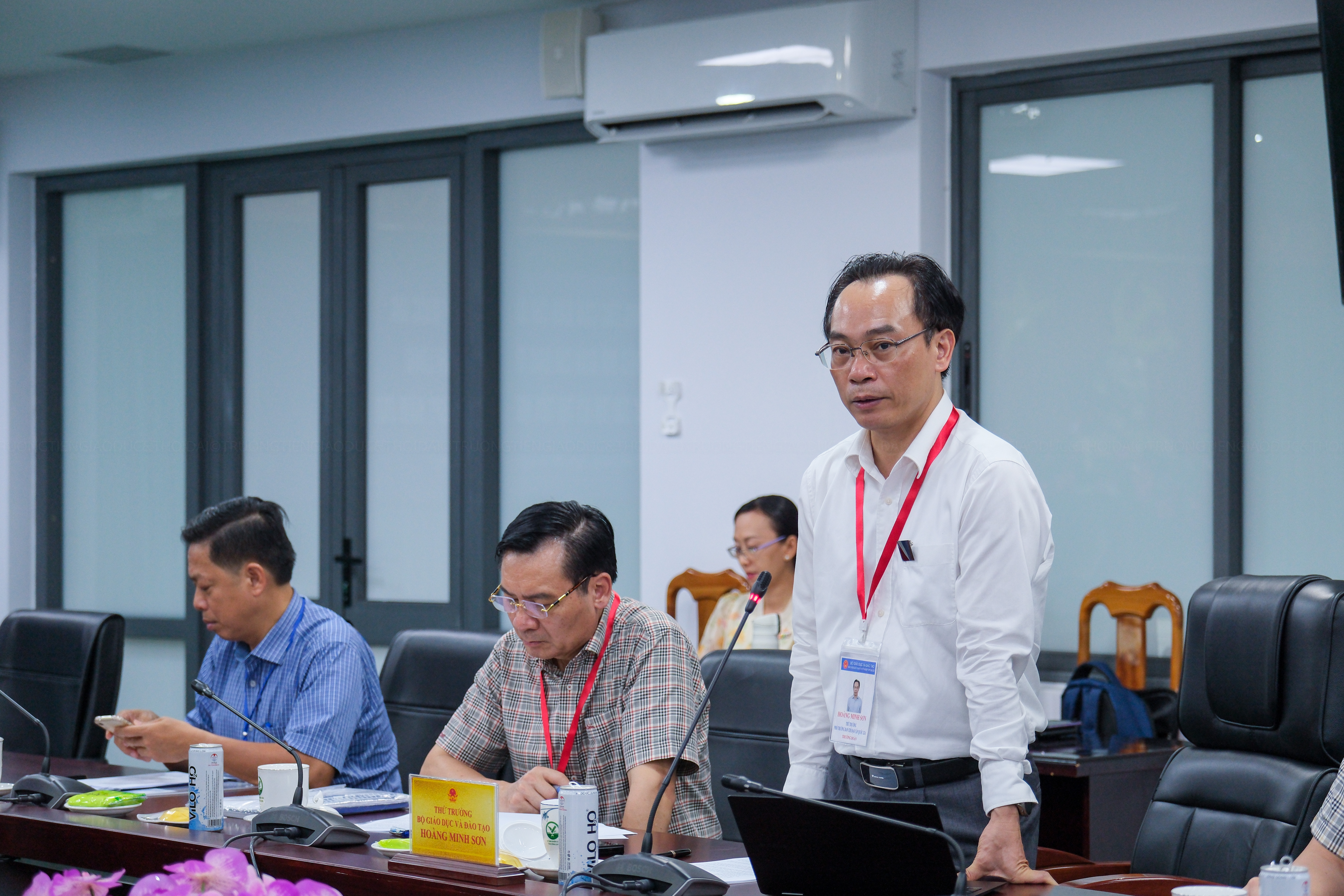 Thứ trưởng Bộ GD&amp;ĐT Hoàng Minh Sơn phát biểu tại buổi làm việc.