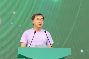 Thứ trưởng Bộ Y tế Trần Văn Thuấn. 