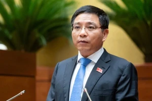 Bộ trưởng Tài chính Nguyễn Văn Thắng trình bày tờ trình dự Luật Ngân sách Nhà nước (sửa đổi).