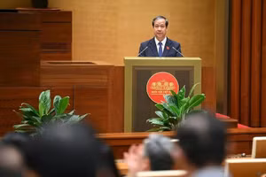 Bộ trưởng Bộ Giáo dục và Đào tạo Nguyễn Kim Sơn trả lời chất vấn tại phiên họp chiều 19/6.