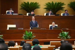 Theo Bộ trưởng Nguyễn Kim Sơn, việc dạy học thêm là một khâu, một phần trong hệ thống mang tính tổng thể của giáo dục tiếp cận trang bị kiến thức. Ảnh: Duy Linh.