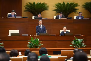 Theo Bộ trưởng Nguyễn Kim Sơn, việc dạy học thêm là một khâu, một phần trong hệ thống mang tính tổng thể của giáo dục tiếp cận trang bị kiến thức. Ảnh: Duy Linh.