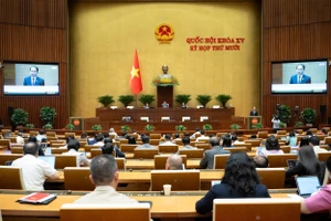 Quốc hội nghe Tờ trình và Báo cáo thẩm tra Dự án Luật Hàng không dân dụng Việt Nam (sửa đổi). 