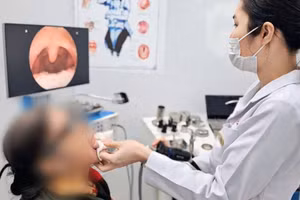 Dị vật đường tiêu hóa trên có thể “ẩn mình” trong cơ thể nhiều ngày mà không gây triệu chứng rõ ràng. Ảnh: BVCC. 