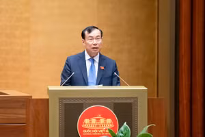 Chủ nhiệm Ủy ban Quốc phòng, An ninh và Đối ngoại của Quốc hội Lê Tấn Tới. 