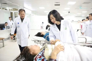 Theo Bộ trưởng Bộ Y tế Đào Hồng Lan, việc Bộ Chính trị ban hành Nghị quyết số 72-NQ-TW có ý nghĩa đặc biệt quan trọng. 