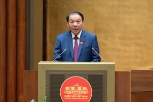 Bộ trưởng Văn hóa, Thể thao và Du lịch Nguyễn Văn Hùng.