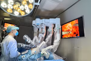 Sau 3 chu kỳ hóa trị, bệnh nhân dung nạp thuốc tốt, thể trạng cải thiện và tổn thương còn lại chỉ là một khối nhỏ khu trú tại cổ tử cung. Ảnh: BVCC. 