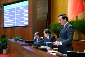 Quốc hội quyết định xem xét sửa đổi, bổ sung một số điều của Hiến pháp 2013 để thực hiện chủ trương sắp xếp, tinh gọn tổ chức bộ máy của hệ thống chính trị.