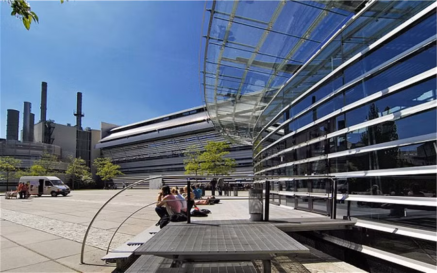 Đại học kỹ thuật Munich (TUM, Đức), một trong những đại học được đánh giá cao ở châu Âu, nơi có mức học phí rẻ