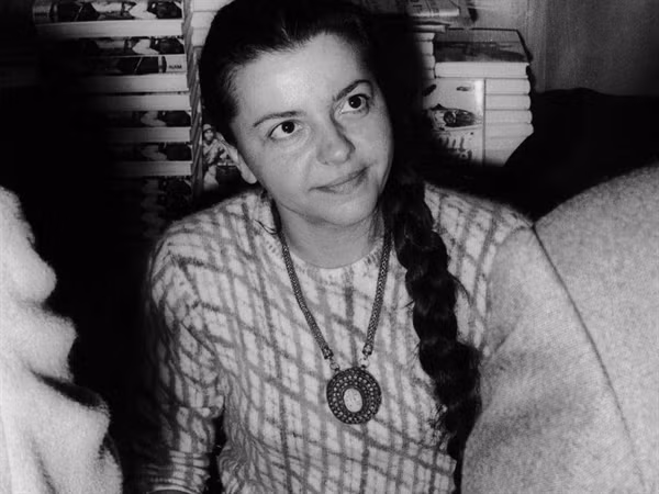 Nhà báo Madeleine Riffaud ở Việt Nam năm 1956