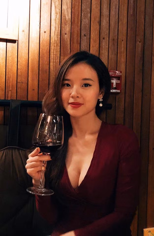 Mỹ nhân sinh năm 1989 đã có sự thay đổi rất lớn về hình ảnh sau khi bước qua tuổi ngoài 30. Mỹ nhân sinh năm 1989 đã có sự thay đổi rất lớn về hình ảnh sau khi bước qua tuổi ngoài 30.