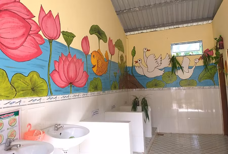 Những bức bích họa làm cho nhà vệ sinh trường học thân thiện