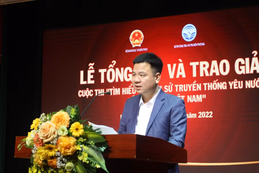Trao giải cuộc thi Tìm hiểu lịch sử truyền thống yêu nước của dân tộc Việt Nam ảnh 2