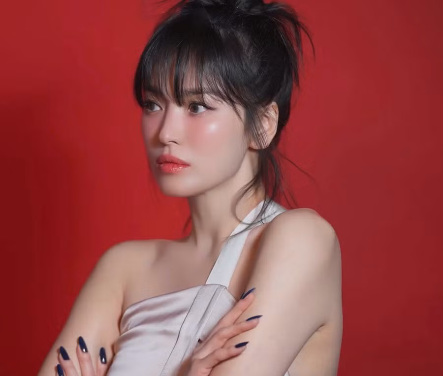 Nhan sắc xinh đẹp của Song Hye Kyo ở tuổi 41 trên tạp chí.