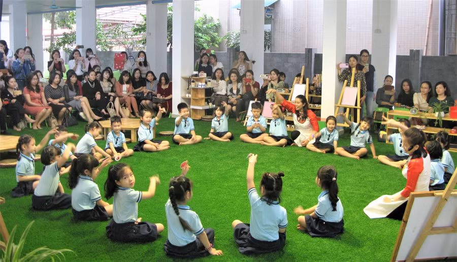 Tiết dạy tạo hình của cô giáo Trần Thị Ngọc Ánh (Trường Mầm non Tứ Liên).
