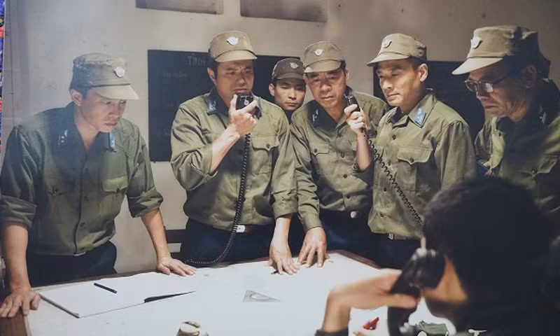 Tại sở chỉ huy - Cảnh trong phim Cao hơn bầu trời.