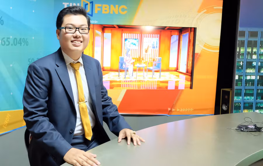 Lâm Minh Trung trong một chương trình trò chuyện của kênh FBNC