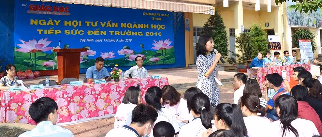 Hướng nghiệp ở trường phổ thông tốt góp phần hạn chế tình trạng sinh viên bị buộc thôi học vì không đáp ứng các quy định về học tập ở đại học