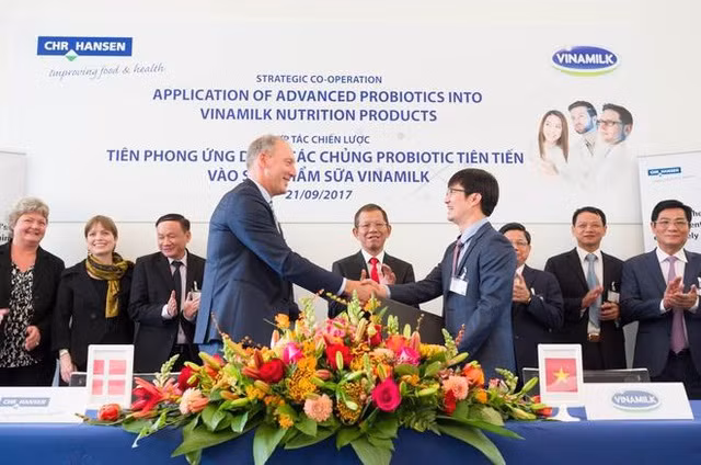 Bước tiến mới của Vinamilk: Ra mắt sản phẩm sữa bột trẻ em được bổ sung tổ yến ảnh 1