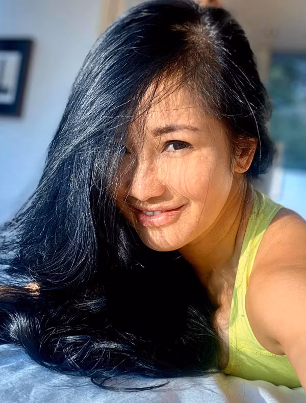 Cũng như "diva" Thanh Lam, "Bống" Hồng Nhung khiến khán giả cả nước nói chung và người yêu nhạc Hà Nội nói riêng thương mến khi chị cất giọng hát về Hà Nội. Đó là Nhớ mùa thu Hà Nội hay Nhớ về Hà Nội...