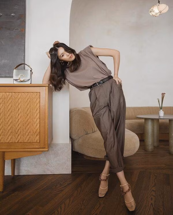 Diện lên set đồ này, đảm bảo phong cách của nàng sẽ trở nên vô cùng hút mắt.