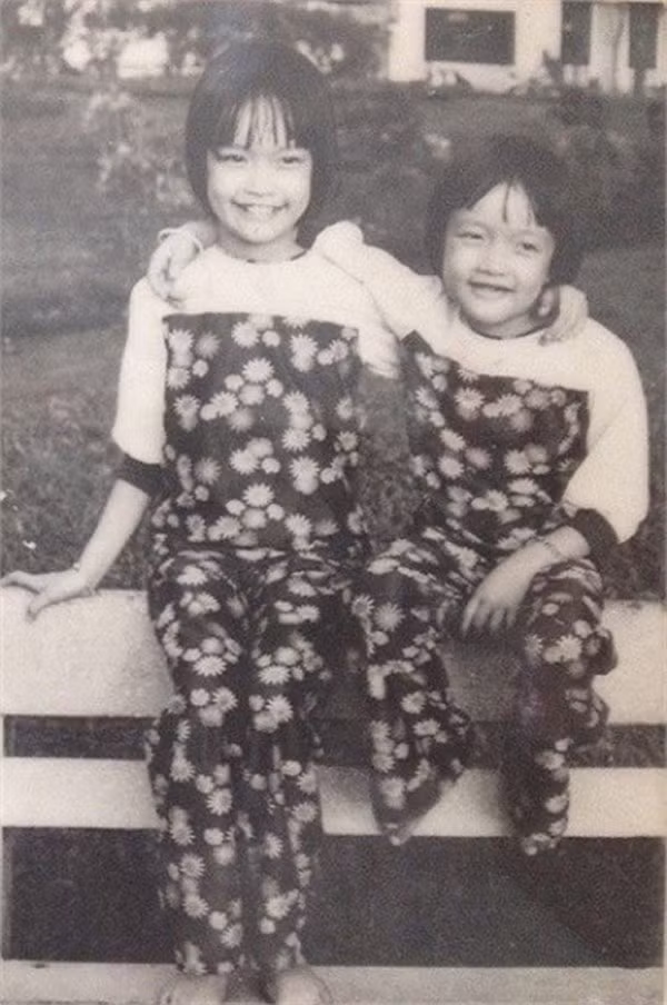 Vân Trang - Vân Dung lúc nhỏ.