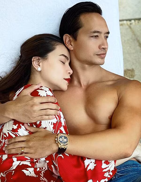 Hồ Ngọc Hà hạnh phúc bên Kim Lý.