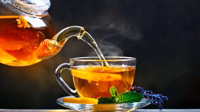Uống trà có lợi cho hệ tiêu hoá hấp thụ và đào thải chất dư thừa nhằm giảm tổn hại do các độc tố gây ra cho gan.