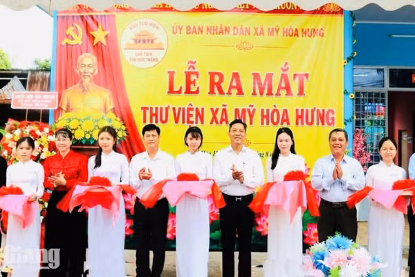Lễ ra mắt thư viện xã Mỹ Hòa Hưng, tỉnh An Giang.