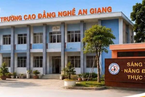 Trường Cao đẳng nghề An Giang.