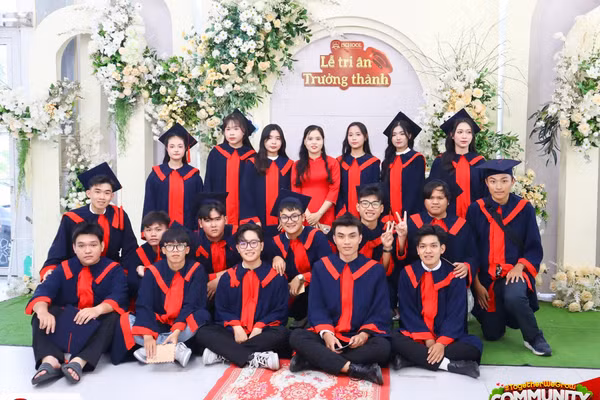 Học sinh iSchool Long Xuyên (An Giang) trong lễ Tri ân trưởng thành.