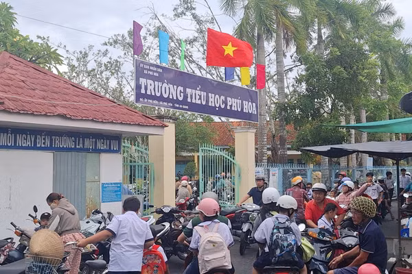 Học sinh An Giang nô nức tựu trường chào đón năm học mới 2026 - 2027.