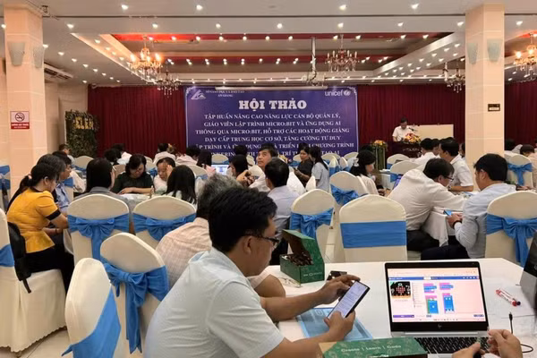 Hội thảo, tập huấn nâng cao năng lực lập trình Micro:bit tại An Giang.