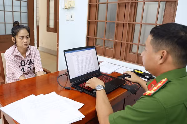  Đặng Anh Lộc khai nhận tại cơ quan Công an. Ảnh: Tiến Tầm.