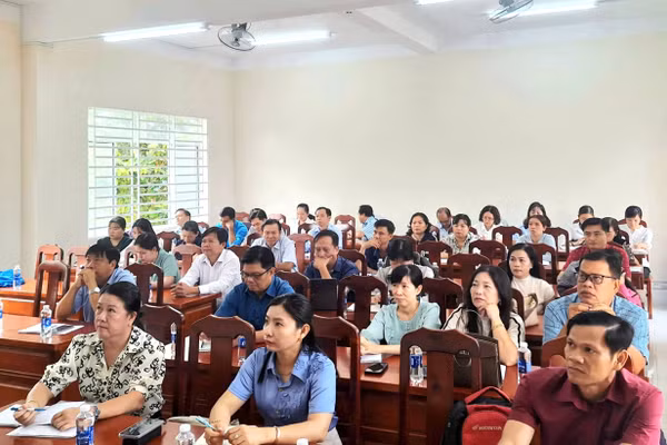 Giáo viên ở An Giang được học tiếng Anh trực tuyến miễn phí.
