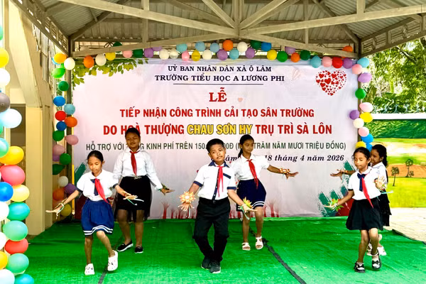 Lễ Tiếp nhận công trình cải tạo sân trường Trường Tiểu học A Lương Phi (xã Ô Lâm, tỉnh An Giang) 