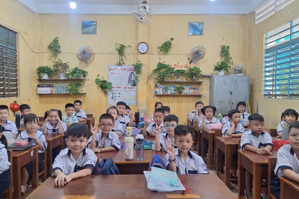 Học sinh lớp 1, Trường Tiểu học Phú Hòa (xã Phú Hòa, tỉnh An Giang).