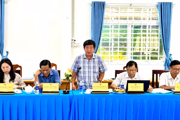Ban Dân tộc HĐND tỉnh An Giang khảo sát kết quả dạy chữ Khmer.