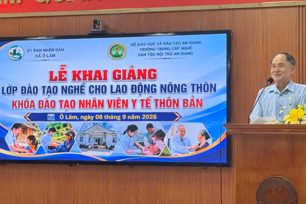 Đào tạo nghề nhân viên Y tế thôn bản cho lao động xã dân tộc và miền núi