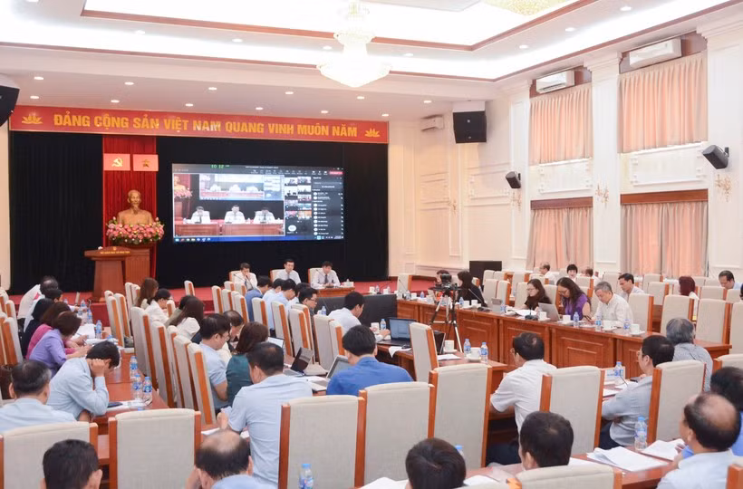 Quang cảnh Hội thảo khoa học tổng kết 10 năm thực hiện NQ 29-NQ/TW về đổi mới căn bản, toàn diện GD&amp;ĐT.