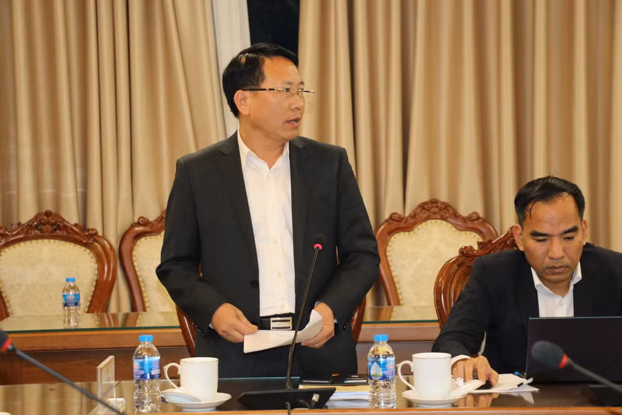 Quyền Vụ trưởng Vụ Pháp chế, Bộ GD&ĐT, Trần Văn Đạt, phát biểu tại hội nghị. Quyền Vụ trưởng Vụ Pháp chế, Bộ GD&ĐT, Trần Văn Đạt, phát biểu tại hội nghị.