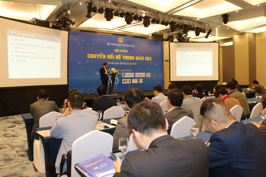 Quang cảnh hội thảo. Quang cảnh hội thảo.